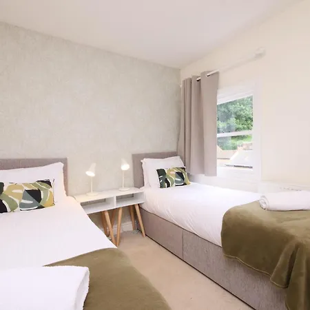 Fifth Quarter With Free Parking Apartment