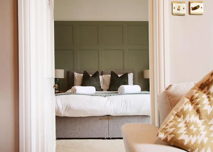 Fifth Quarter With Free Parking * York