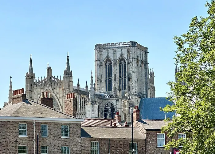 Apartment Fifth Quarter With Free Parking York