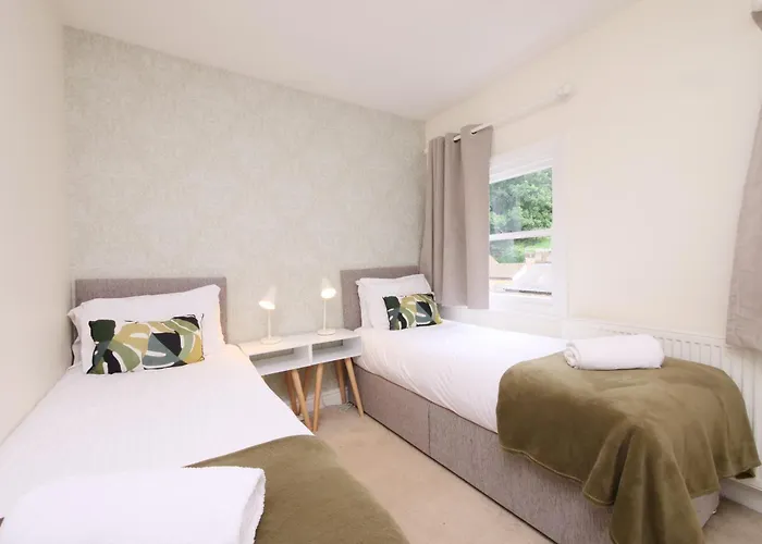 Fifth Quarter With Free Parking Apartment