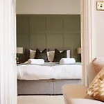 Fifth Quarter With Free Parking * York